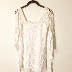 Solitaire white lace dress A32